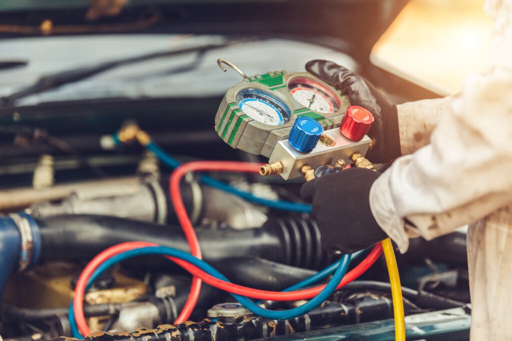 Diagnostic climatisation voiture : recharger ou réparer