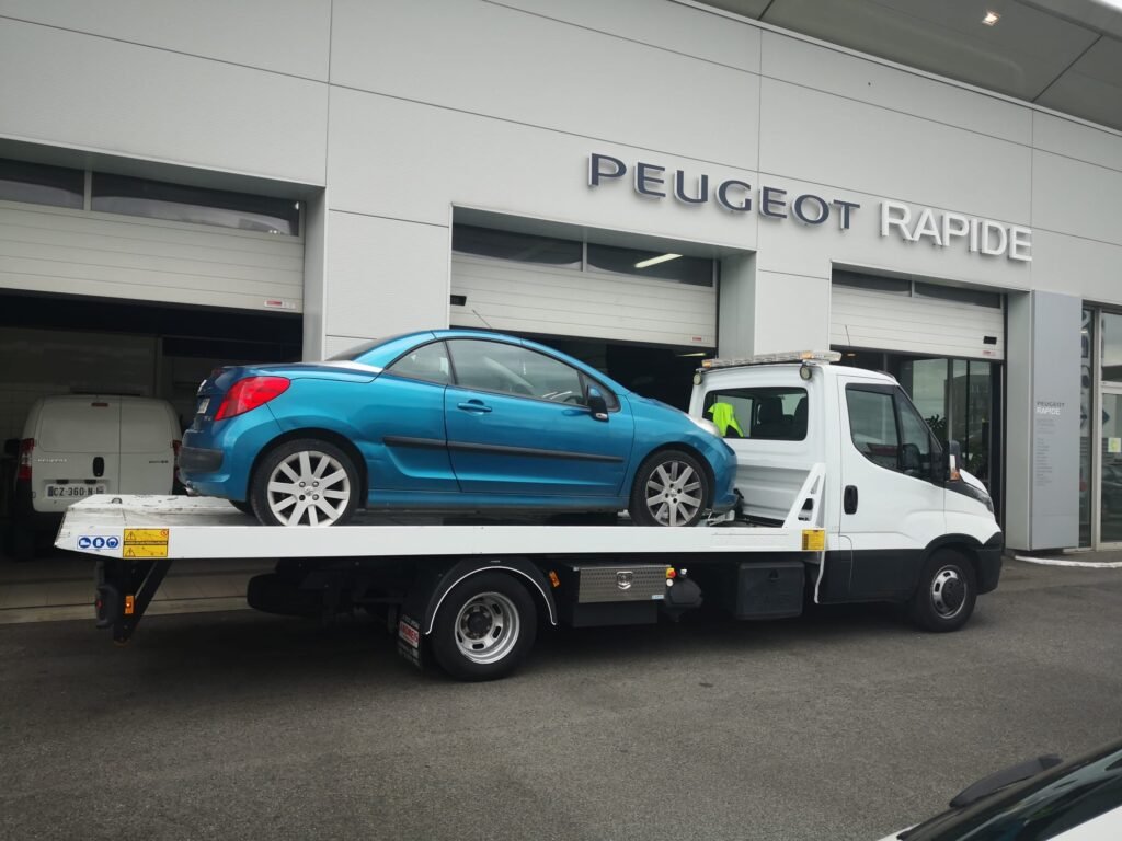 Choisir entre dépannage et remorquage automobile