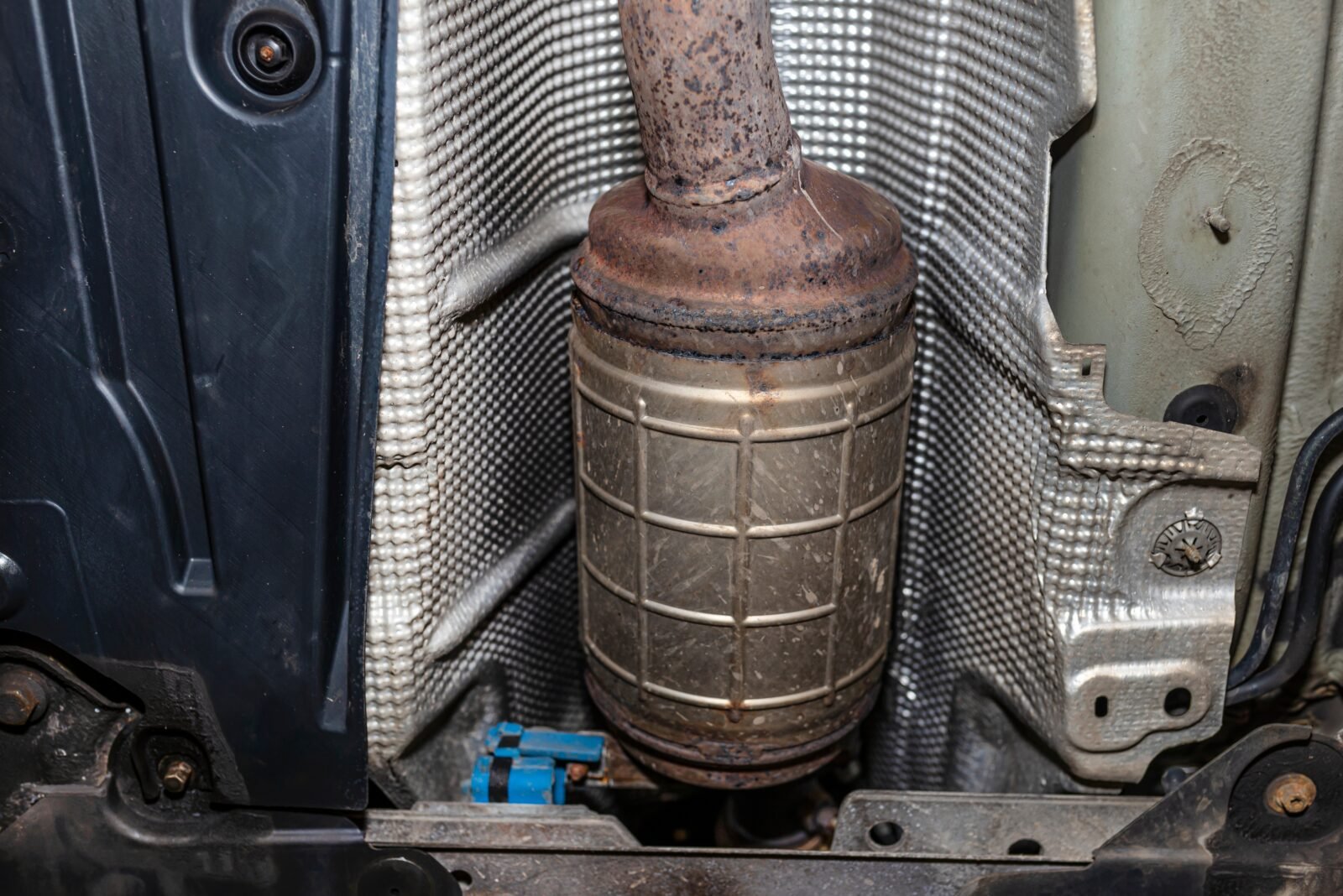 Filtre à particules diesel dans la ligne d'échappement automobile